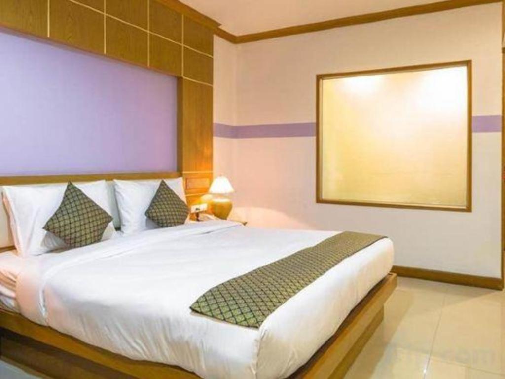 Azure Phuket Hotel Patong Exteriör bild