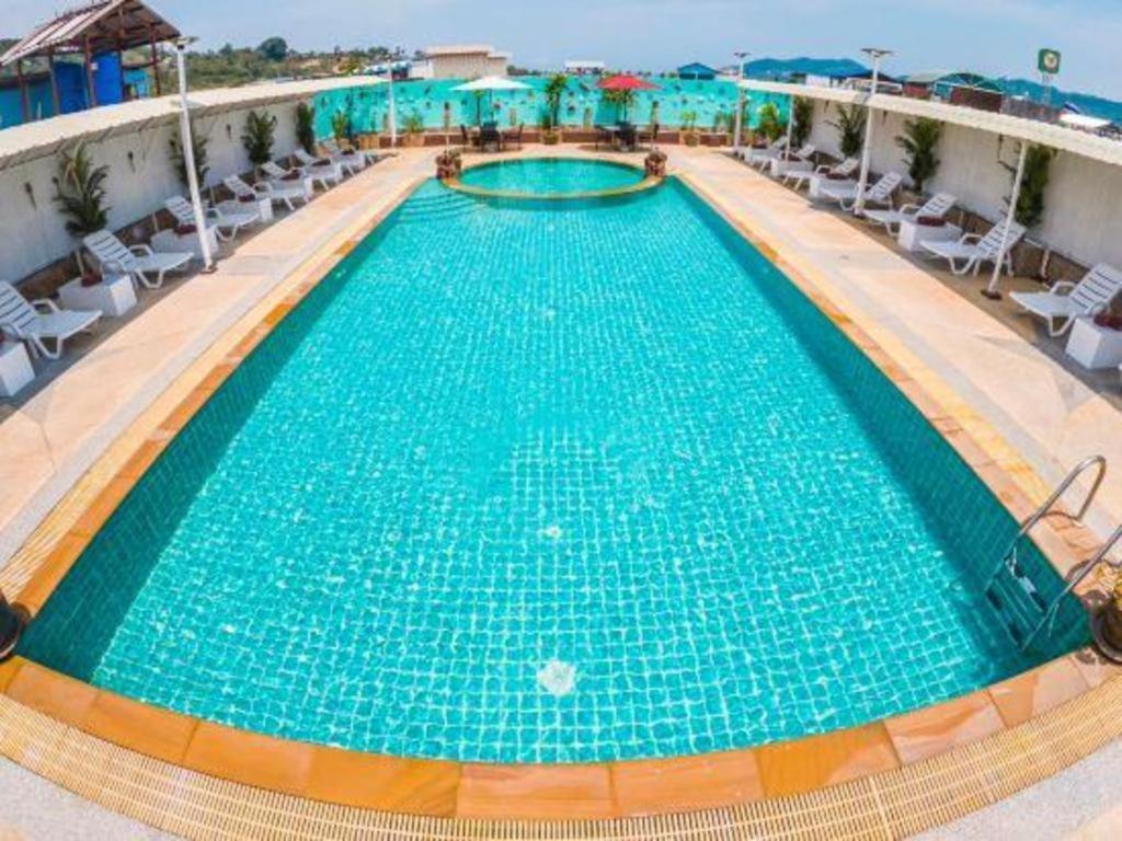 Azure Phuket Hotel Patong Exteriör bild