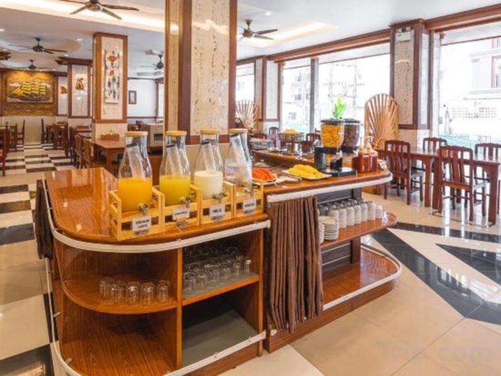 Azure Phuket Hotel Patong Exteriör bild