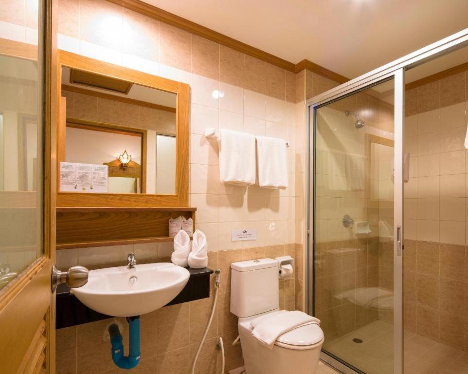 Azure Phuket Hotel Patong Exteriör bild