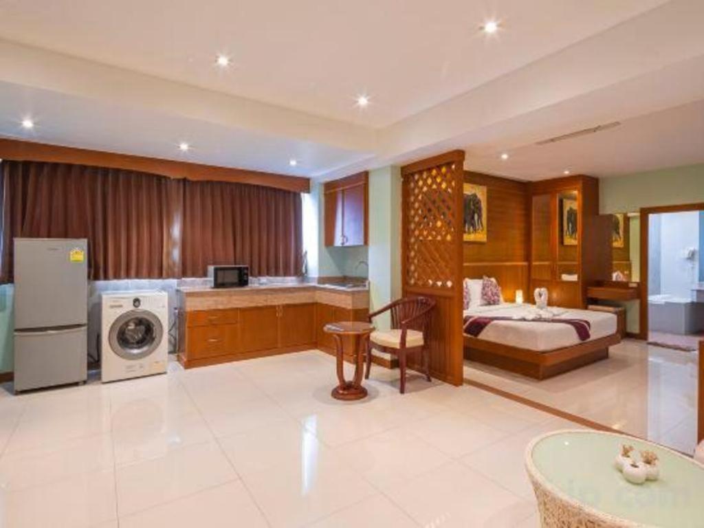 Azure Phuket Hotel Patong Exteriör bild