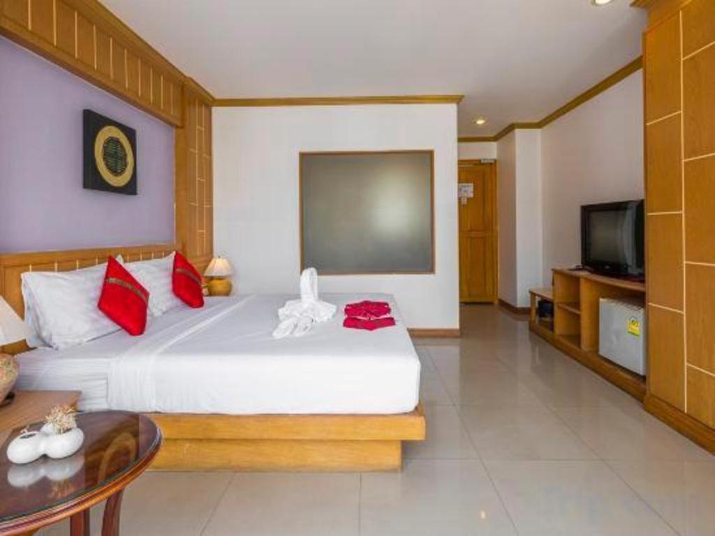 Azure Phuket Hotel Patong Exteriör bild