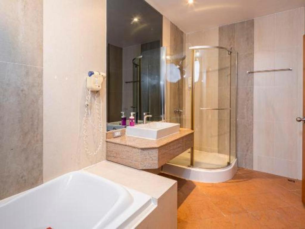 Azure Phuket Hotel Patong Exteriör bild